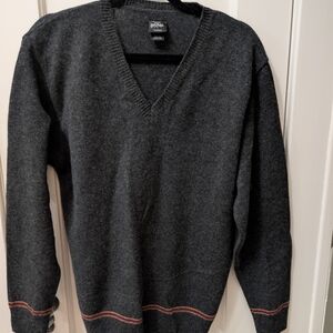 Harry Potter Griffindor Men's 100% Wool Charcoal Gray V-Neck Sweater